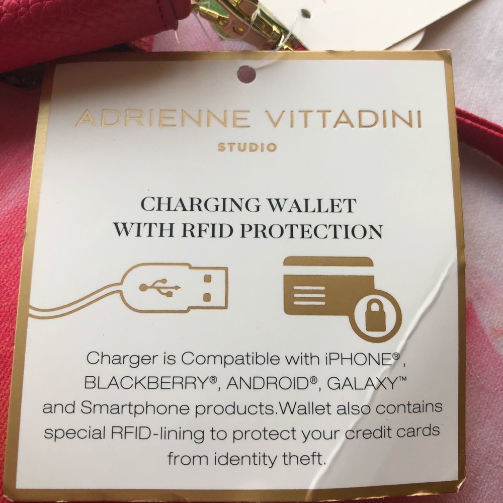 CHARGER/WALLET!  ADRIENNE VITTANDI - Picture 3 of 6